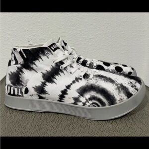 Nobull Artists for humanity Canvas Mid Trainer Sz 7  woman’s 8.5